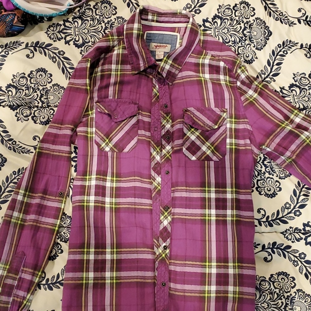 Arizona Woman's Size Medium plaid shirt